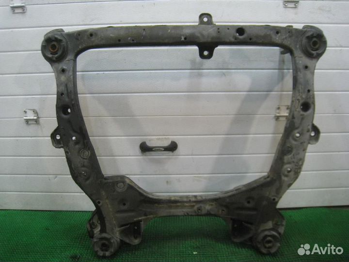 Подрамник передний Toyota Camry V30 2002