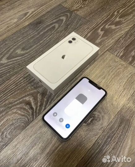 iPhone 11, 64 ГБ