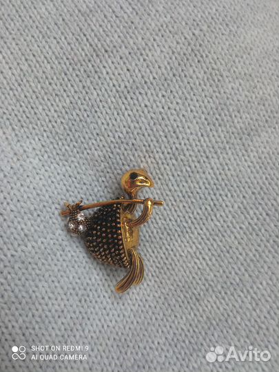 Брошь Значок Новый