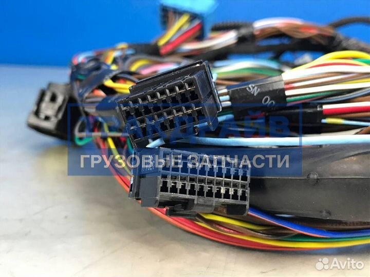 Жгут проводов управления левой дверью Ситрак C7H