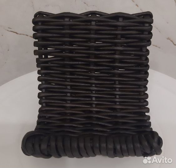 Подставка для телефона из лозы