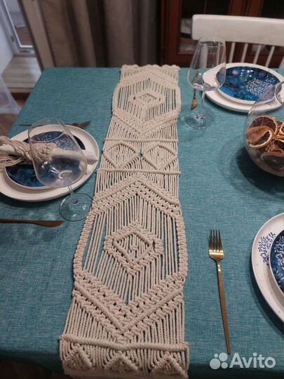 Дорожка на стол в технике макраме, раннер