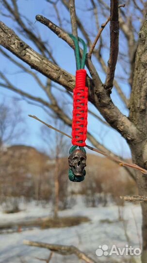 Брелоки,браслеты из паракорда