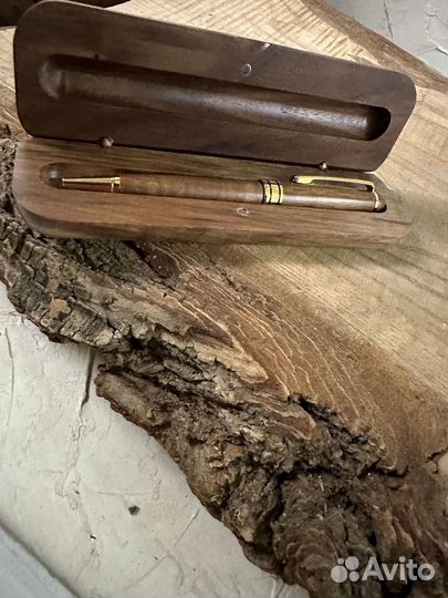 Ручка шариковая подарочная