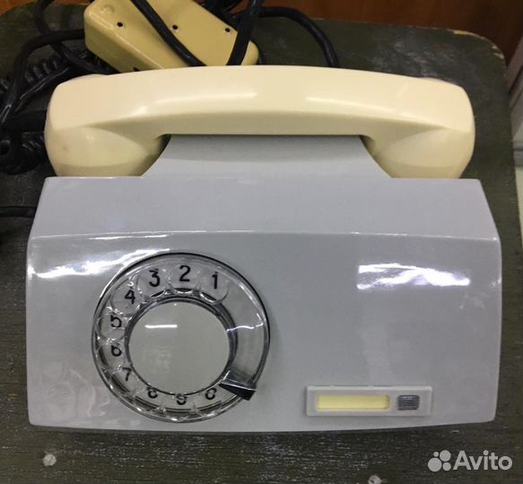 Старый телефон