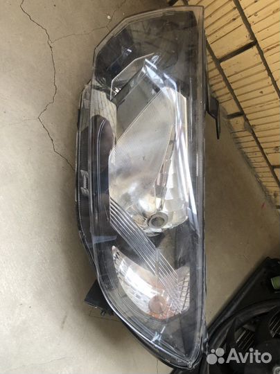 Передние фары на гранту