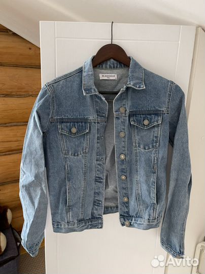 Джинсовая куртка