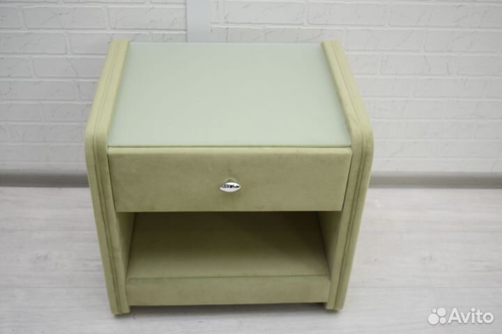 Тумба прикроватная
