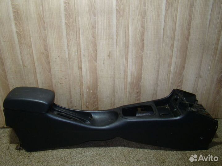 Консоль Nissan Almera (N16)