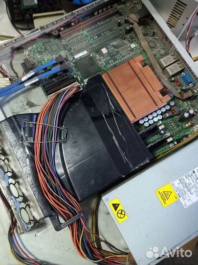Раритетный сервер 1U, pentium 4, 1024Mb, без HDD