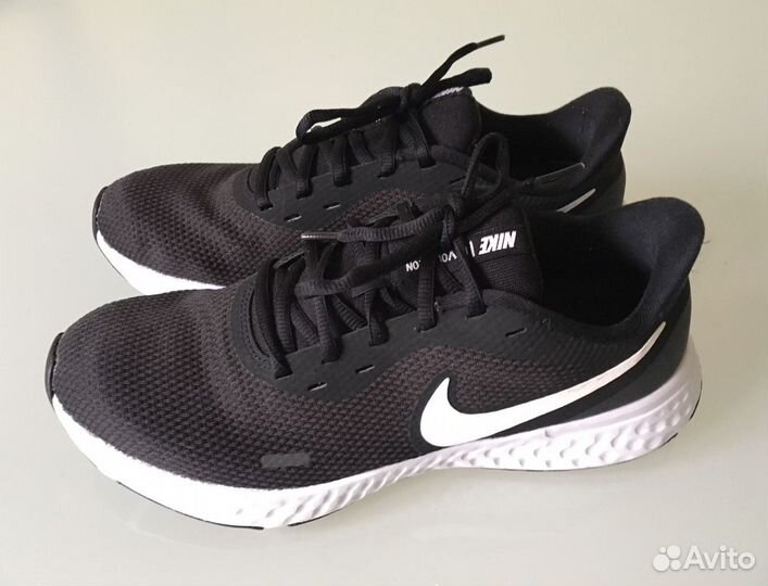 Беговые кроссовки 41.5 Nike Revolution оригинал