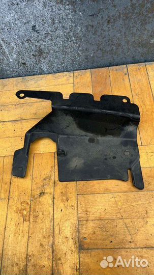 Воздуховод радиатора Ford Focus 2