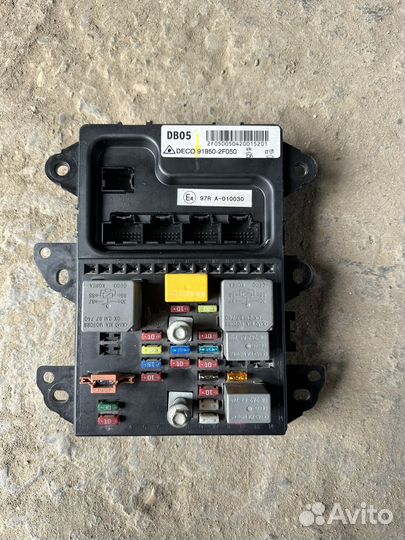 Салонный блок предохранителей на Kia cerato 1