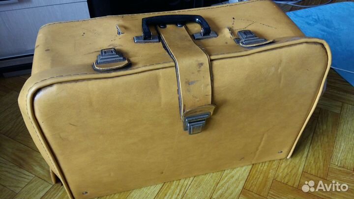 Продам швейную машинку