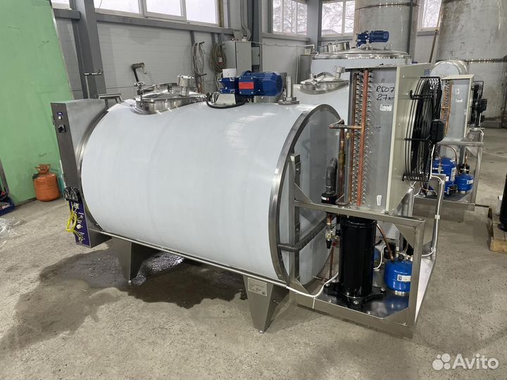 Охладитель молока 2000л