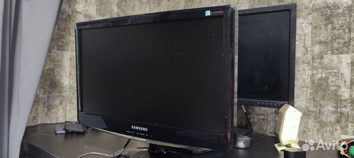 Монитор Samsung 20 PU20WS