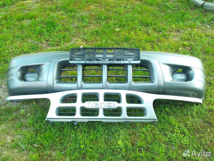 Передний бампер