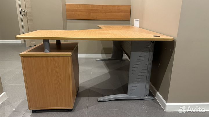 Офисная мебель бу