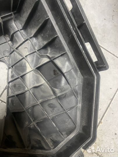 Корпус воздушного фильтра додж чарджер 5.7