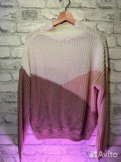Свитер женский