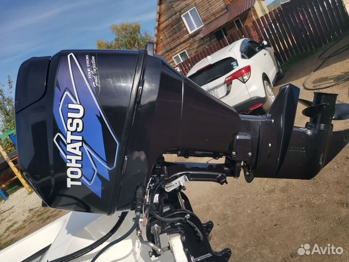 Лодка с мотором