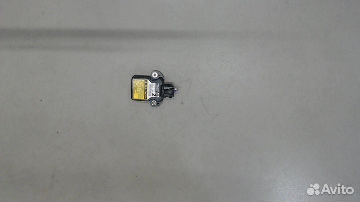 Датчик ускорения Lexus LS460, 2011