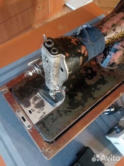 Продаю швейную машинку 