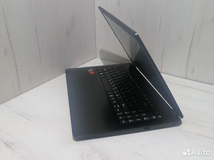 Игровой ноутбук Acer Ryzen 3 3200u/4Gb/rx540/256