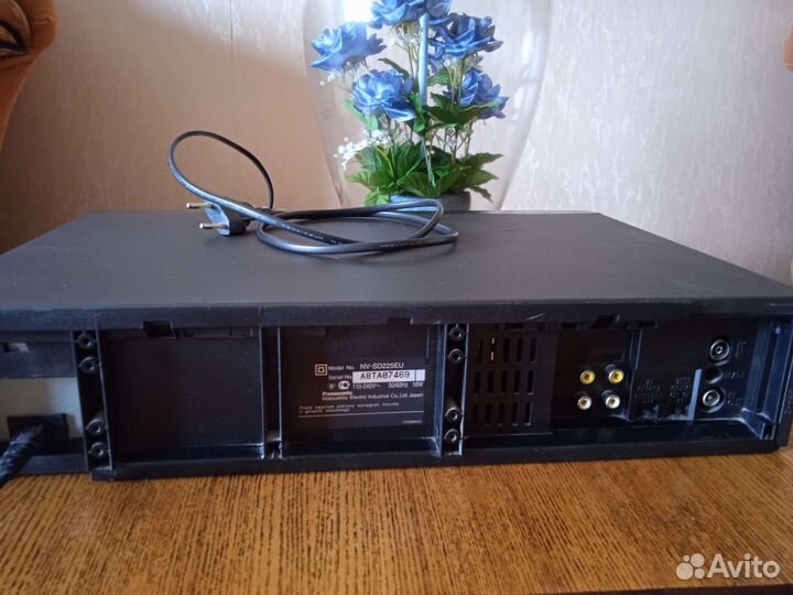 Видеомагнитофон panasonic NV-SD225 EU