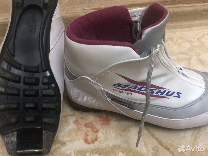 Лыжные женские ботинки