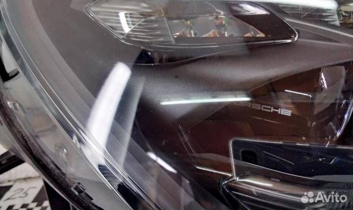 Фара правая Porsche Cayenne