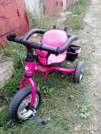 Детский трехколесный велосипед