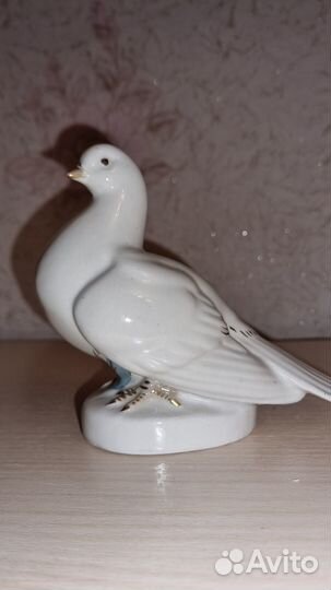 Статуэтка, Голубь белый