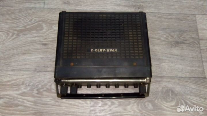 Автомобильный радио приёмник 