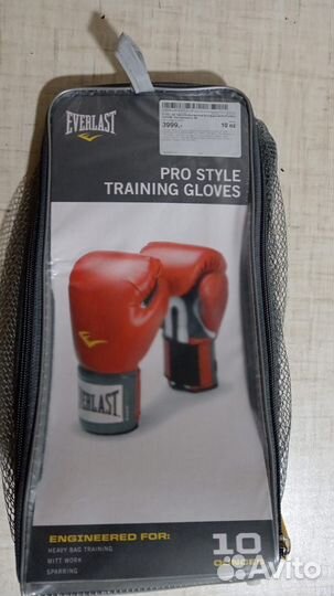 Боксерские перчатки 10 oz новые