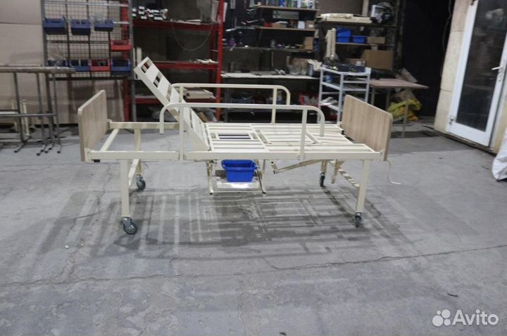 Кровать механическая дс-40 с туалетным устройством
