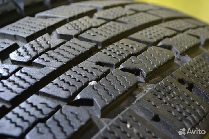 Goodyear Ice Navi Zea II 205/60 R16