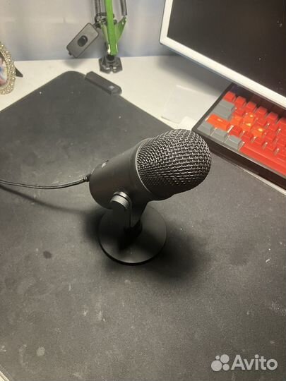 Микрофон razer seiren v2 pro
