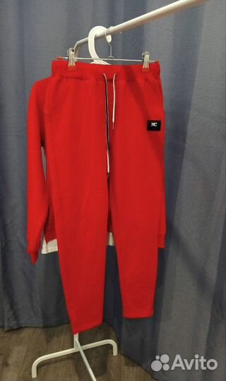 Спортивный костюм