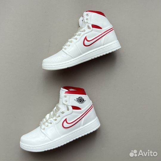 Одежда и аксессуары для кукол