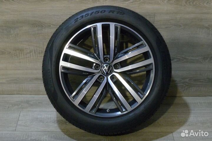 Комплект оригинальных колес R19 оригинал VW Tiguan