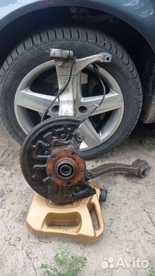 Кулак поворотный ауди а6 с5 3.0 2002