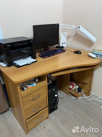 Компьютерный стол