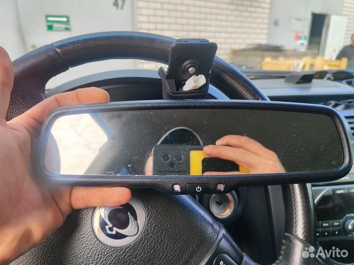 Зеркало заднего вида салонное