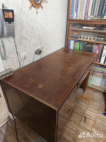 Антикварный стол из ГДР