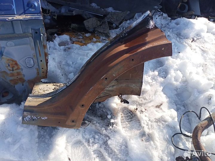 Сапожек левый Toyota Rav-4 40