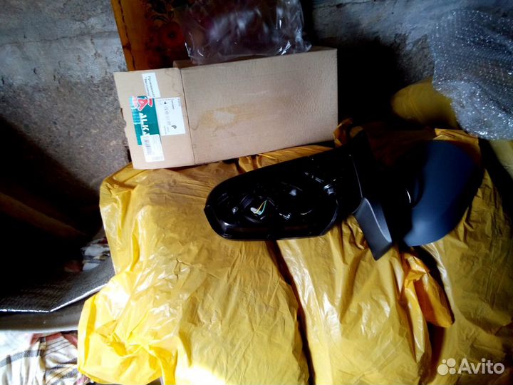 Зеркало заднего вида. левое на opel зафира B