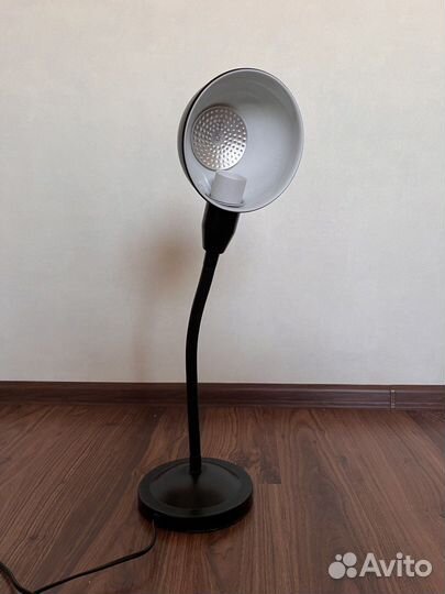 Лампа настольная