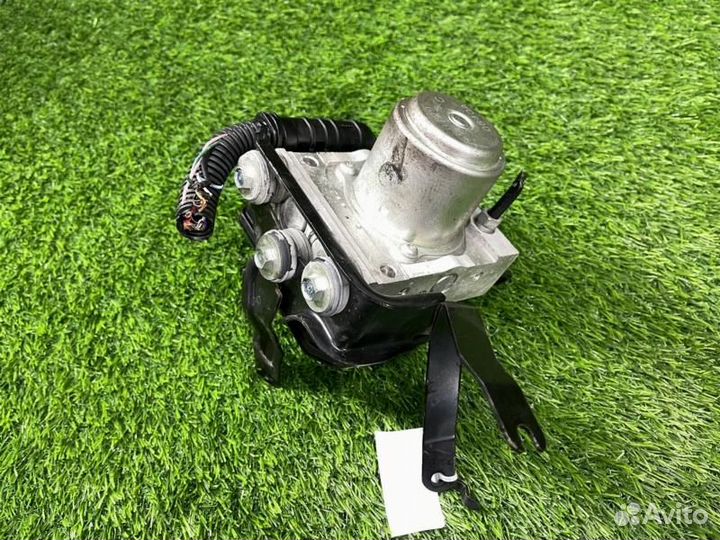 Блок abs Honda Fit GP1 LDA 2012