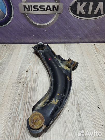 Рычаг подвески Nissan note E11 Лев